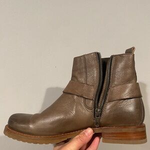 FRYE Veronica Harness Leather Chelsea Ankle Boots Women Size 9 B.